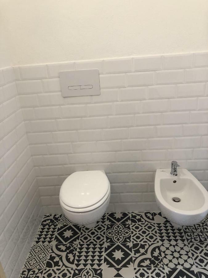 Les Chambres De Francoise Guest House Олбия Екстериор снимка